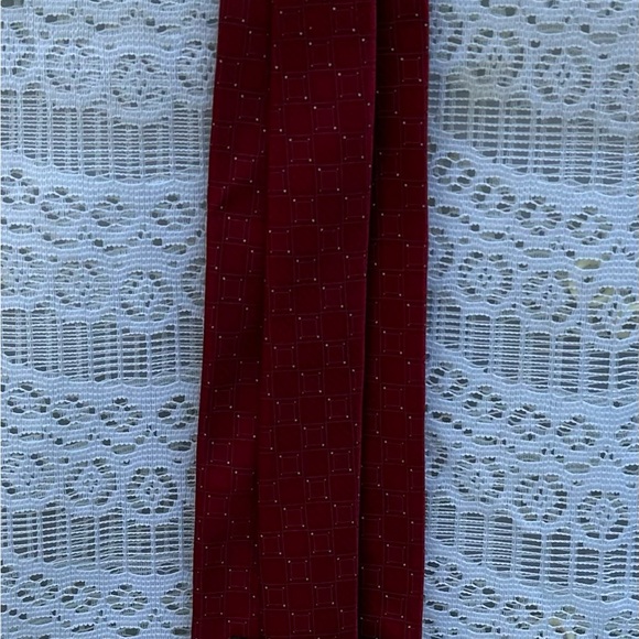 DKNY Red Silk Tie - Picture 10 of 10